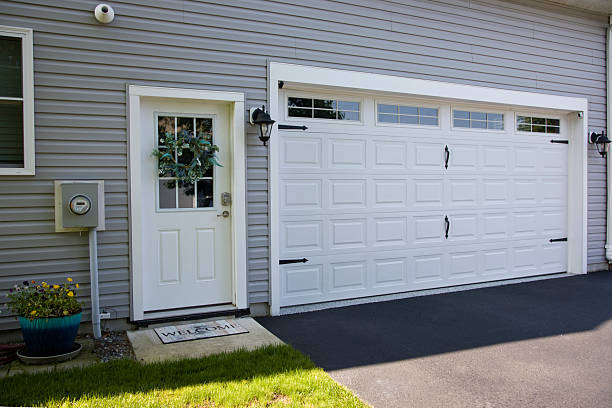 24/7 Emergency Garage Door Panel Replacement experts in Throckmorton County County, TX